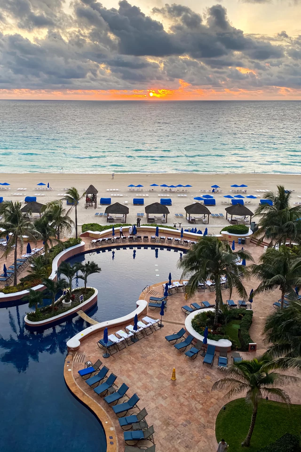 Cancún — view 2